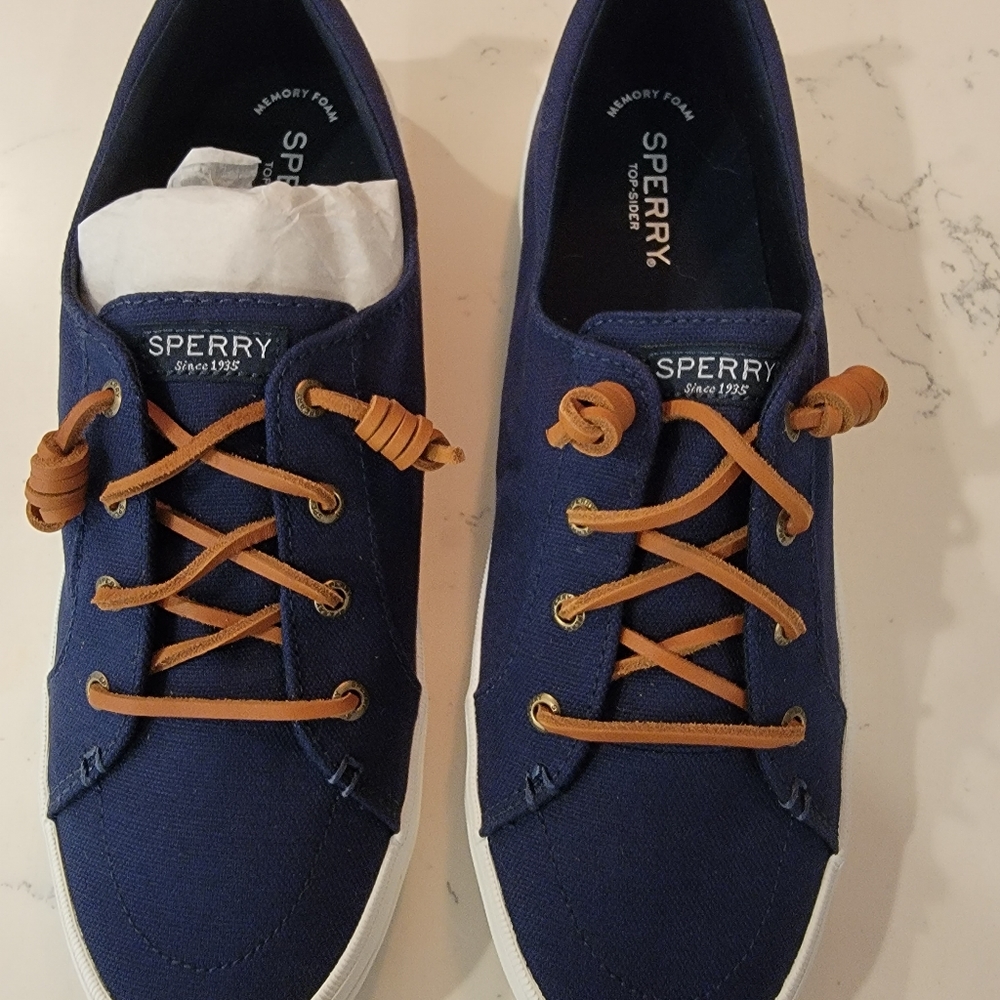Sperry canvas sneaker